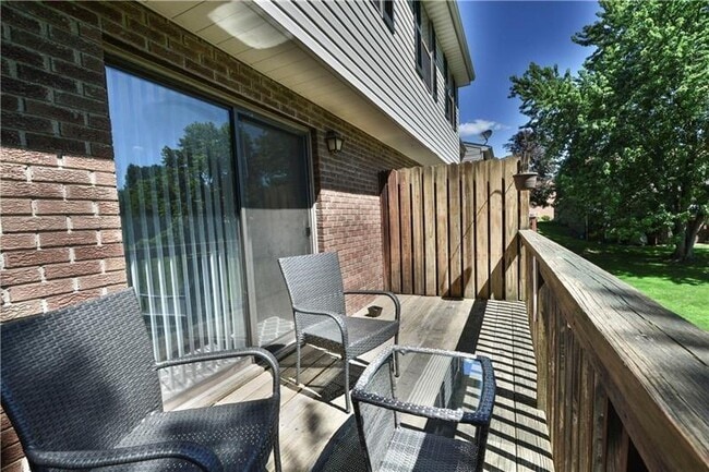 Building Photo - 411 Brookside Ct