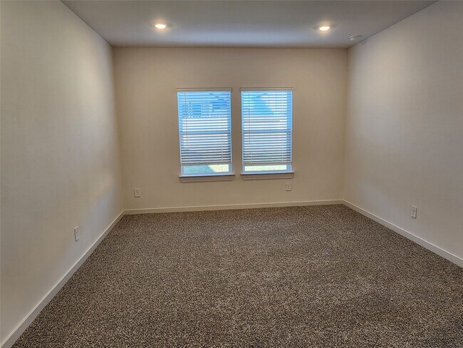 Building Photo - 30622 Wicklow Gdns Dr