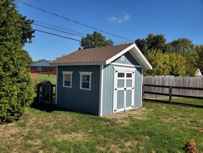 Building Photo - 3-bedroom 2 Full Bath Ranch Home