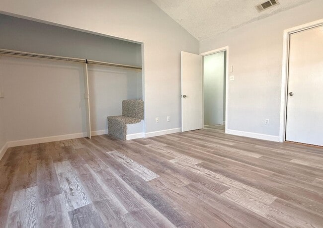 Building Photo - 234 Samuel Blvd