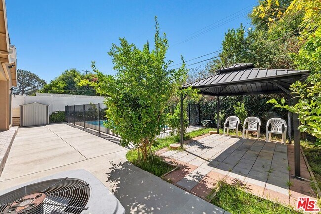 Building Photo - 17434 Emelita St