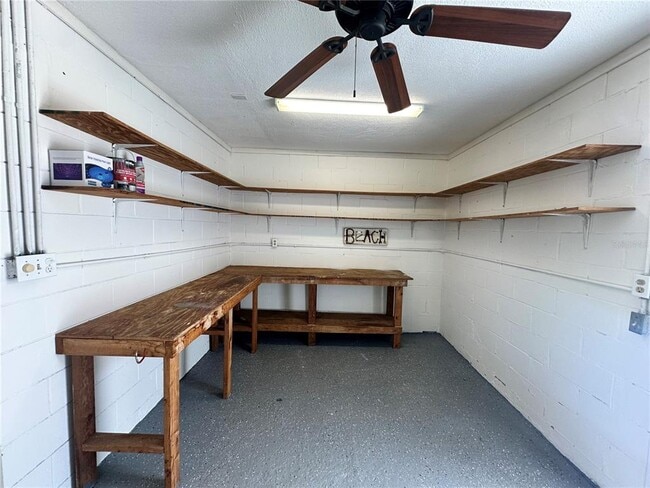 Building Photo - 3701 Southview Dr