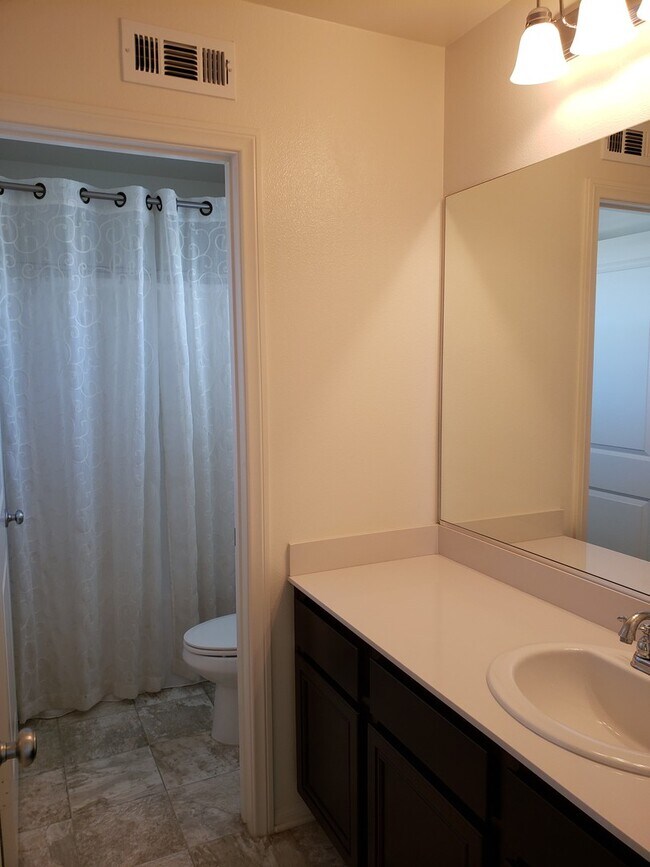 Building Photo - Riverpark 3+3 Single Family Home $4200