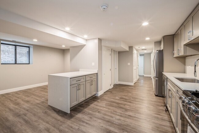 Building Photo - 5038 S St Lawrence Ave