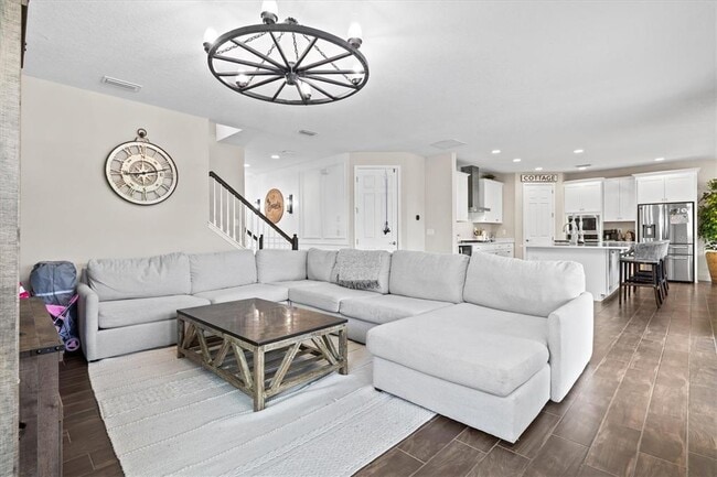 Building Photo - 5709 Silver Sun Dr