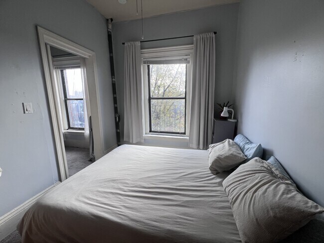 Building Photo - 656 Tremont St