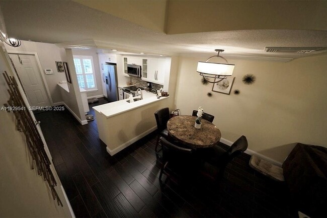 Building Photo - 171 SW 96th Ave