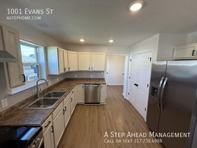 Building Photo - 1001 Evans St