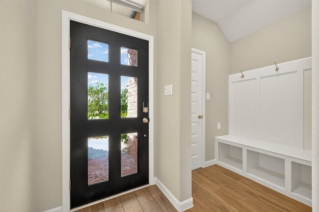 Building Photo - 381 Andes Dr