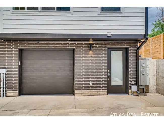 Building Photo - 88 Galapago St