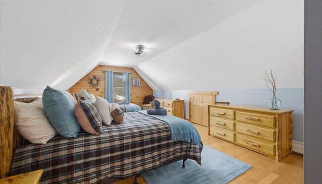 Building Photo - 241 Campbell Rd