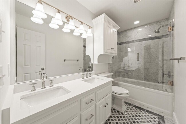 Building Photo - Exclusive Luxury Lease-124 N Crosstimber T...