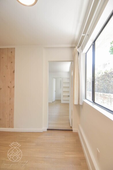 Building Photo - 2262 Fox Hills Dr