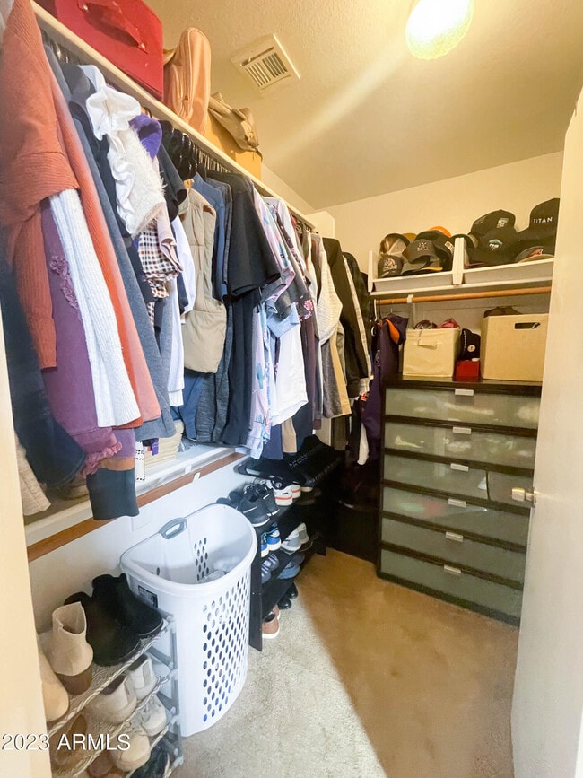 Building Photo - 1077 W Olive Ave