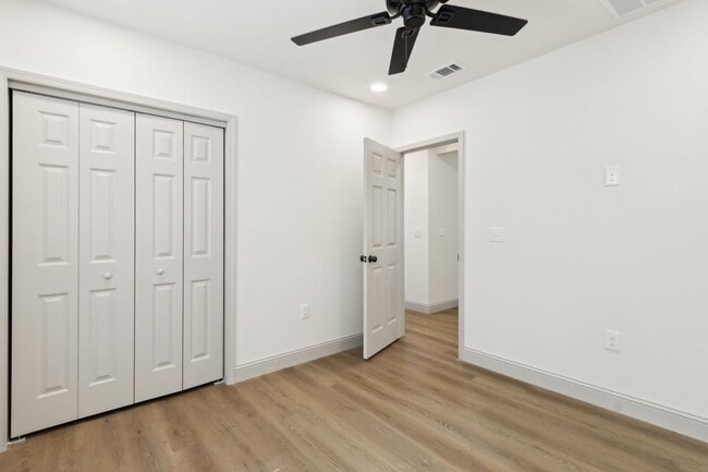 Building Photo - Practically Brand New on Amelia Island!