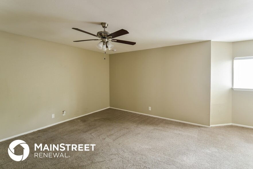 Building Photo - 9743 Fortune Ridge Dr