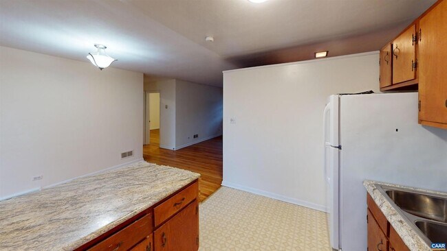 Building Photo - 130 Apple Tree Rd