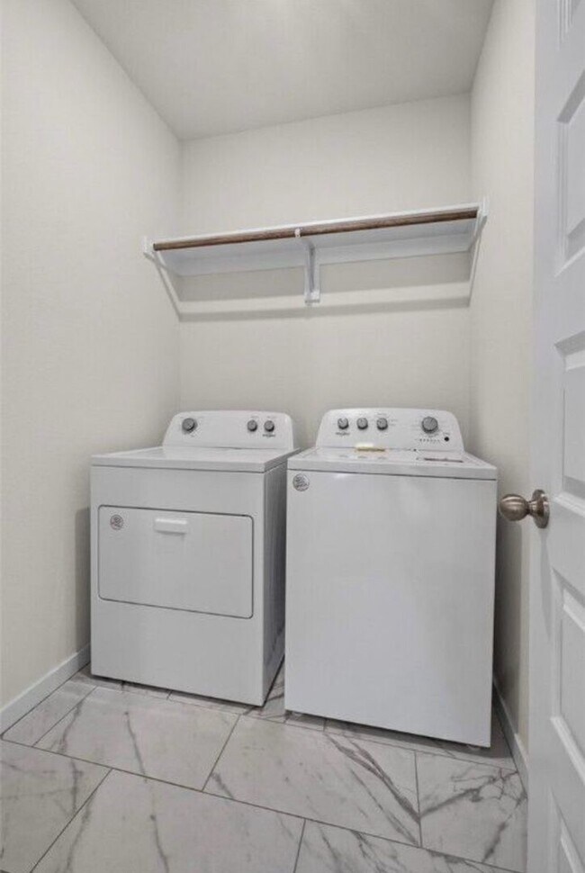 Building Photo - 4801 W Triangle St