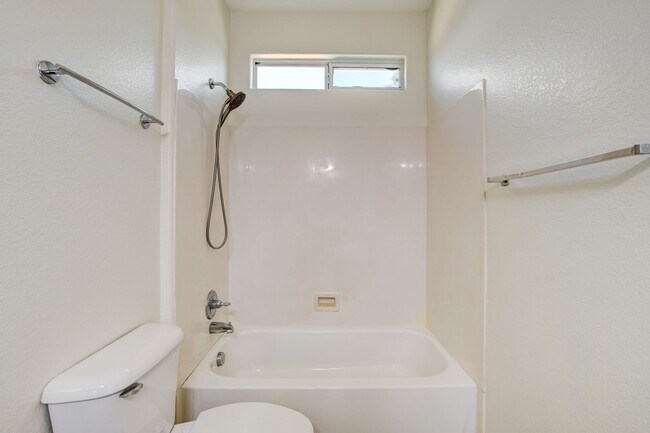 Building Photo - Single Family Home on 20k SQFT Lot in Gated Community