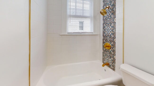 Building Photo - Remodeled Unit in RIVERSIDE! ONE MONTH FREE!