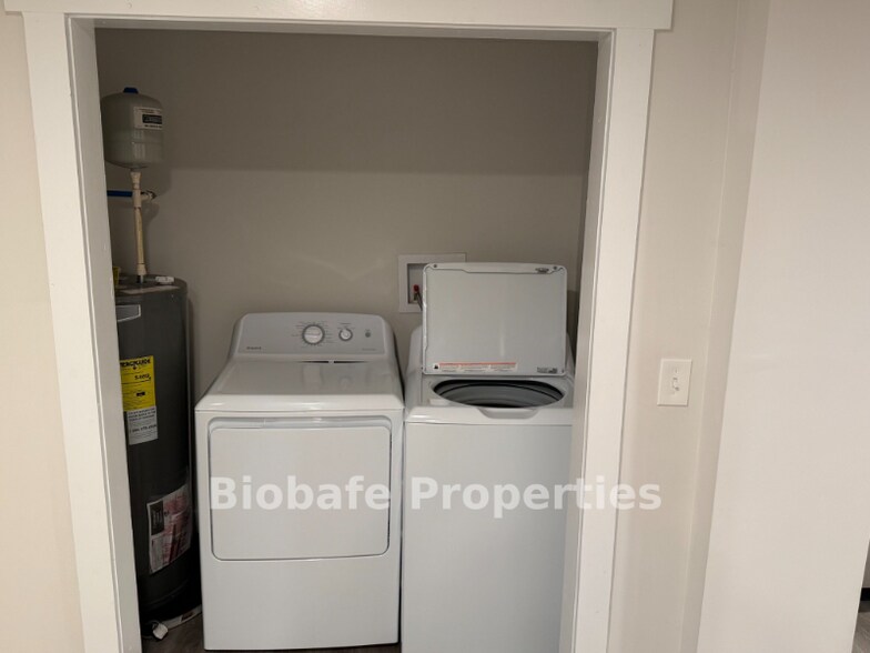 Building Photo - 176 Cloud St