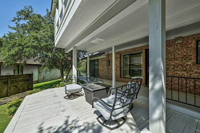 Building Photo - 608 Sombrero