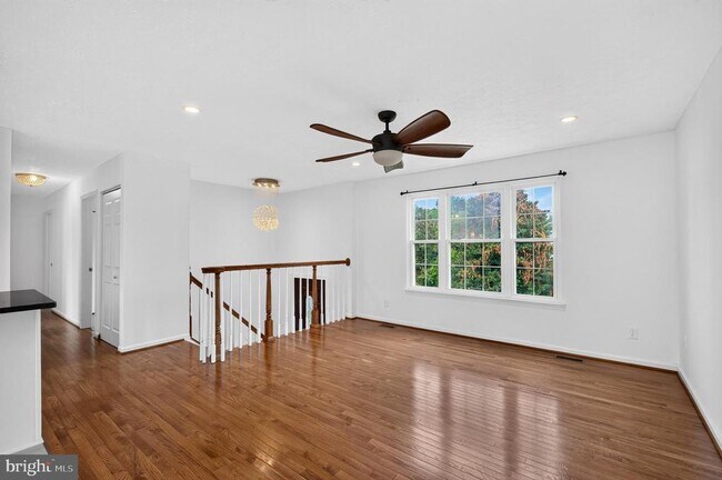 Building Photo - 13296 Hollinger Ave