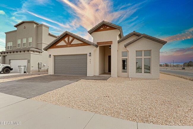Building Photo - 962 Keenland Ave