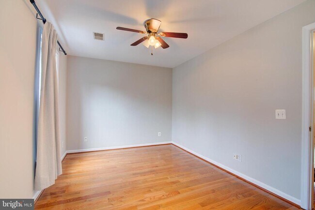 Building Photo - 4009 Timber Oak Trl