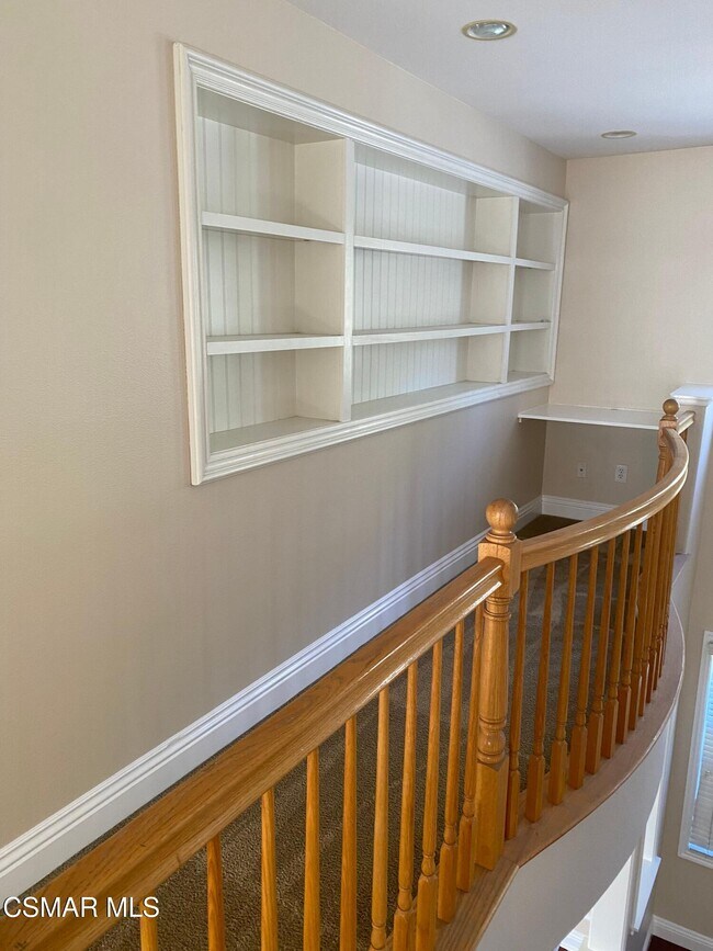 Building Photo - 2559 Parade Ave