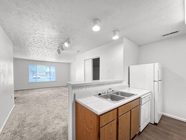 Building Photo - Battle Creek 3 Bedroom / 2 Bath Apartment – Available Now!