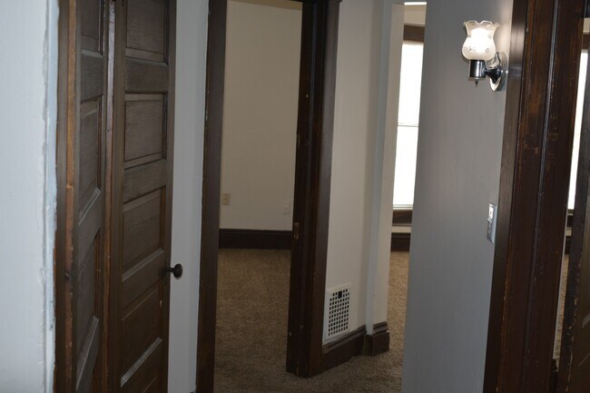 Building Photo - 1309 Middle Ave