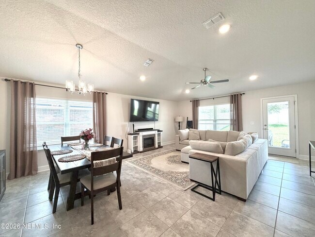 Building Photo - 3085 Laurel Springs Dr