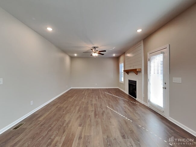 Building Photo - 1785 Rains Rd