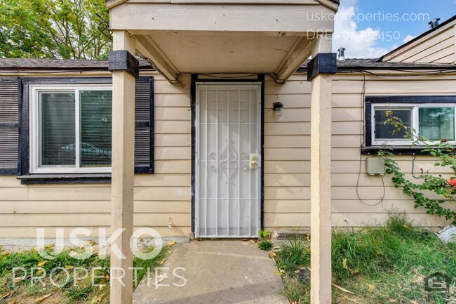 Building Photo - "Charming 2-Bedroom Duplex on Mendocino Bl...