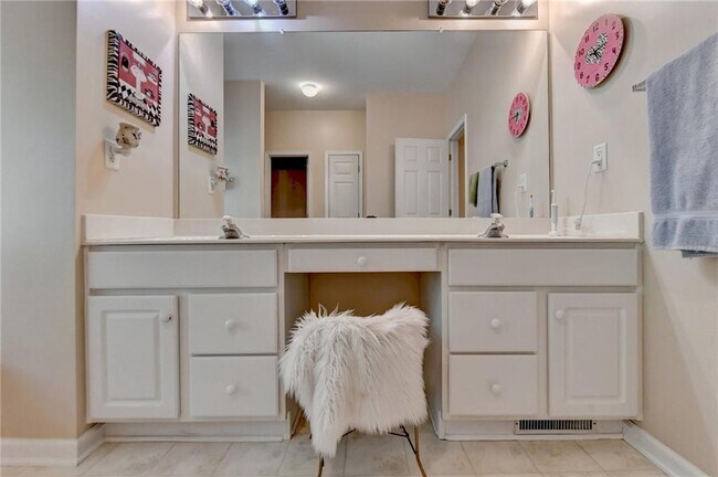 Building Photo - 236 Windy Cir