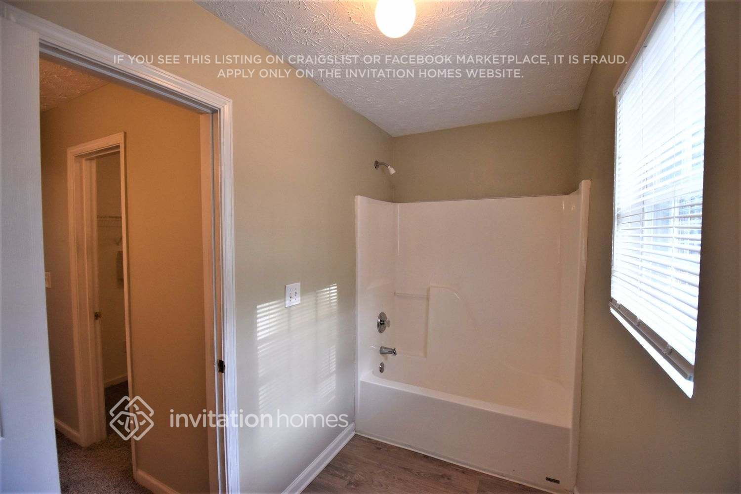 Building Photo - 727 Trickle Ln