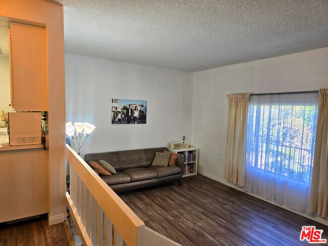 Building Photo - 991 S Idaho St