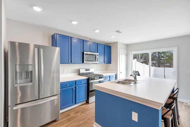 Building Photo - Townes at Merrimack