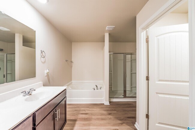 Building Photo - 5860 Mountain View Trl