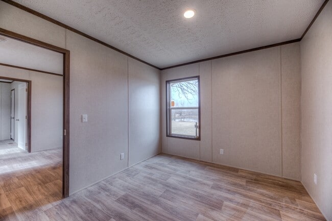 Building Photo - 6658 Bratton Rd