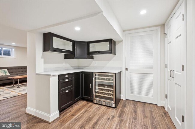Building Photo - 5213 Rayland Dr