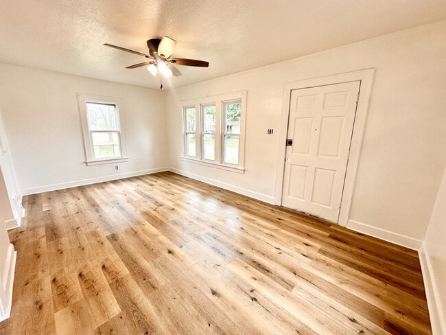 Building Photo - 347 W Vanmeter St