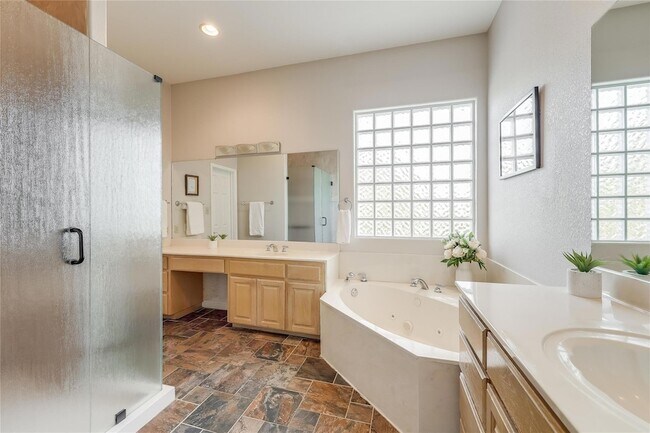 Building Photo - 20701 Adobe Trail