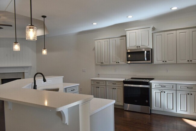 Building Photo - Townhouse for Rent in Hixson