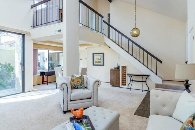 Building Photo - Walnut Creek Beautiful 2 bedroom 2 bath townhome excellent location!