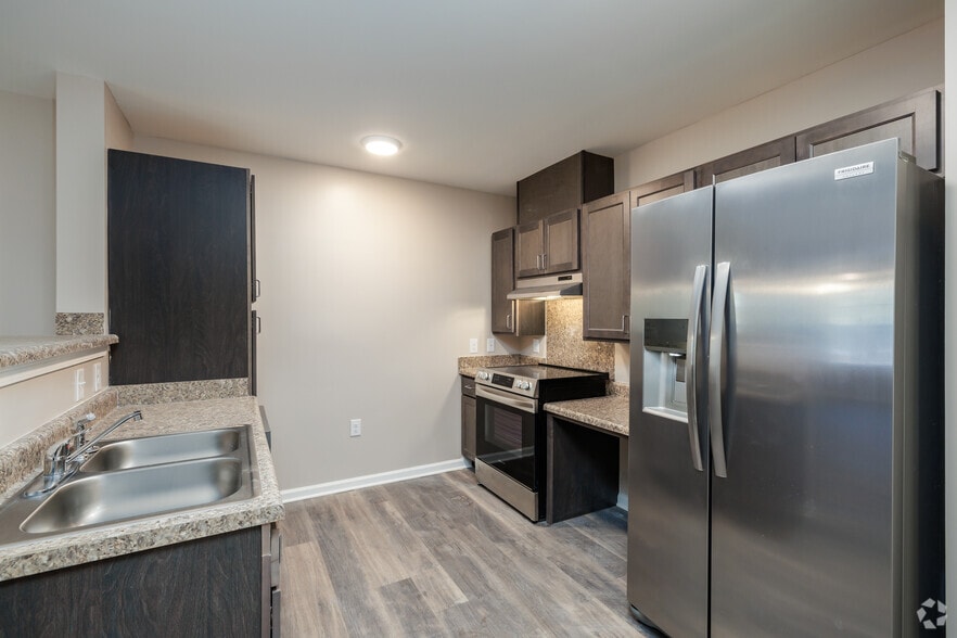 2BR, 1.5BA - 950SF - Kitchen - Grande Oak - A 55+ community!