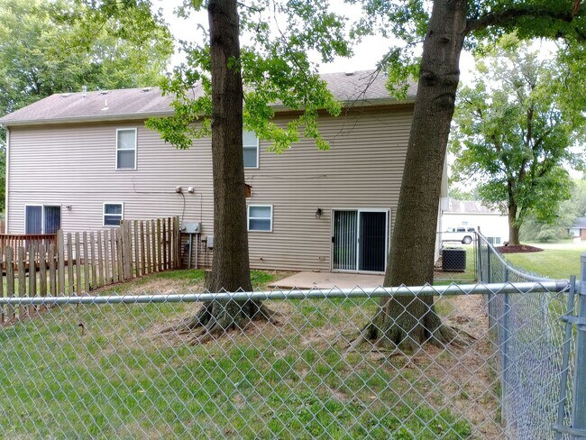 Building Photo - 4917-4919 W. Millbrook Dr.