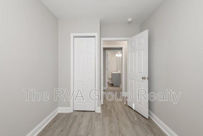 Building Photo - 1808 Mansion Avenue