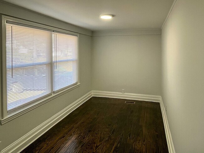 Building Photo - Beautifully Updated 3 Bed 2 Bath Haymount Home